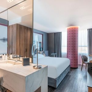 Upper Floors King Room